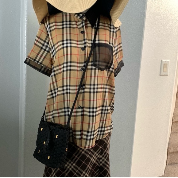 Authentic vintage Salvatore Ferragamo black bucket crossbody bag - Picture 2 of 9